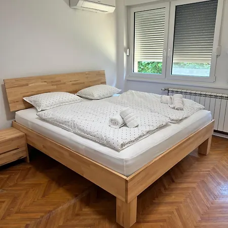 Air Urban Ilidza Free Parking And Near Airport Apartmán