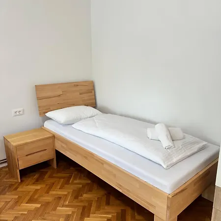 Air Urban Ilidza Free Parking And Near Airport Apartmán