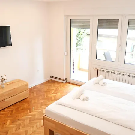 Air Urban Ilidza Free Parking And Near Airport Apartamento