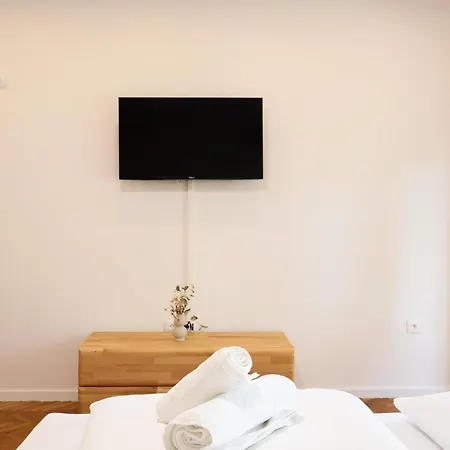 Air Urban Ilidza Free Parking And Near Airport Apartamento *