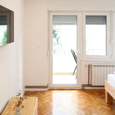 Air Urban Ilidza Free Parking And Near Airport Appartamento