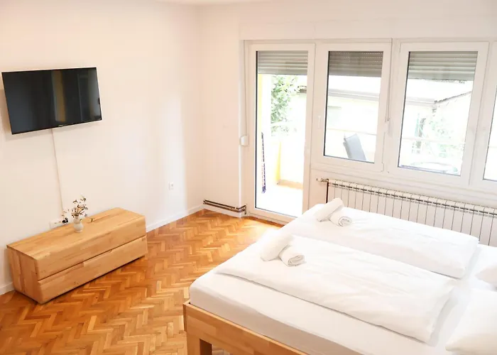 Air Urban Ilidza Free Parking And Near Airport 公寓