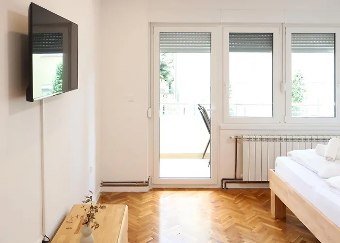 Air Urban Ilidza Free Parking And Near Airport 公寓